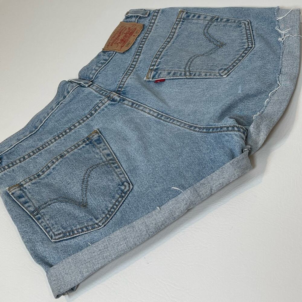 Vintage Cut-Off Denim Levi’s 550 Shorts. Tag states Size 34 but refer to photos.